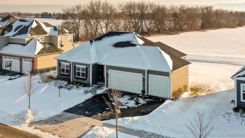 691 Slate Run, Elgin, IL 60124 photo 2