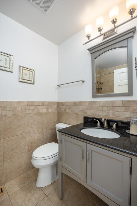 1525 Edgefield Ln, Hoffman Estates, IL 60169 photo 2