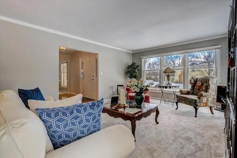 1968 Creekside Dr, Wheaton, IL 60189 photo 4