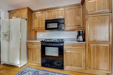 1968 Creekside Dr, Wheaton, IL 60189 photo 13