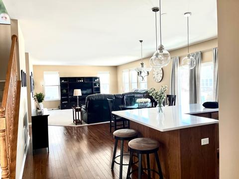 350 Shadow Hill Dr, Elgin, IL 60124 photo 8