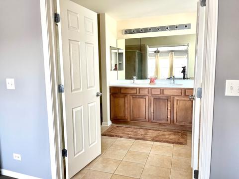 350 Shadow Hill Dr, Elgin, IL 60124 photo 13