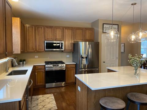 350 Shadow Hill Dr, Elgin, IL 60124 photo 10