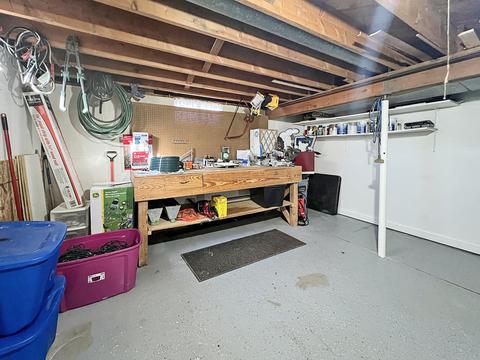 1748 Valley View Dr, Freeport, IL 61032 photo 33