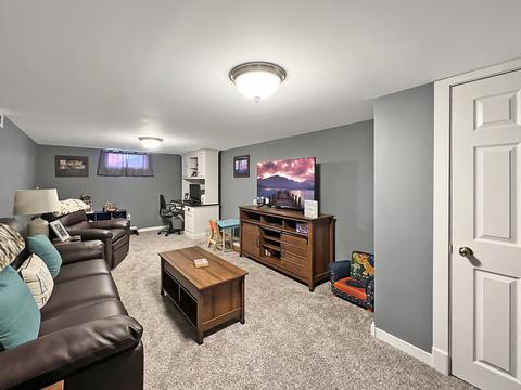 1748 Valley View Dr, Freeport, IL 61032 photo 27