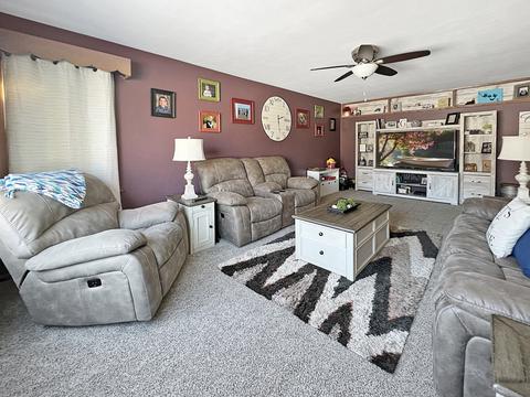 1748 Valley View Dr, Freeport, IL 61032 photo 6