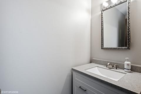 409 Arrow Trl, Wheeling, IL 60090 photo 8