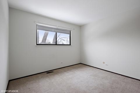 409 Arrow Trl, Wheeling, IL 60090 photo 10