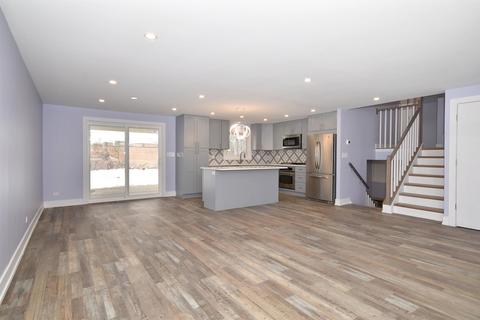 1316 Fairlane Dr, Schaumburg, IL 60193 photo 3