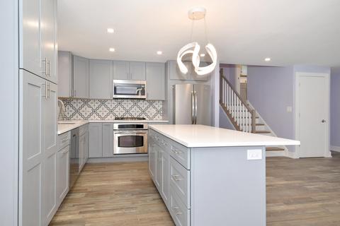 1316 Fairlane Dr, Schaumburg, IL 60193 photo 8