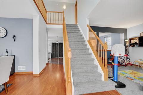 1150 Symphony Dr, Aurora, IL 60504 photo 4