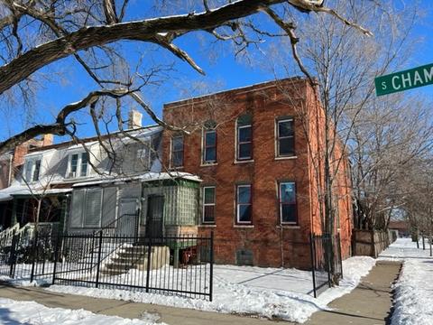 10665 S Champlain Ave, Chicago, IL 60628 photo 2