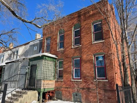 10665 S Champlain Ave, Chicago, IL 60628 photo 4