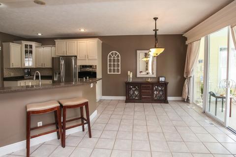 1 Weaver Ct, Bloomington, IL 61704 photo 5