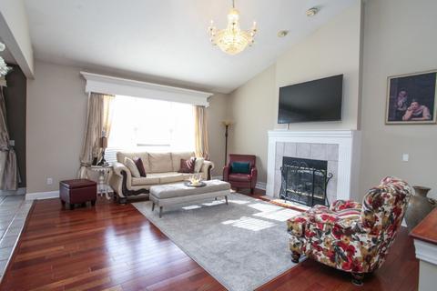 1 Weaver Ct, Bloomington, IL 61704 photo 4