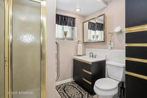 2227 S Wolf Rd, Des Plaines, IL 60018 photo 12