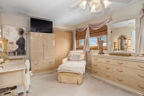 2227 S Wolf Rd, Des Plaines, IL 60018 photo 9