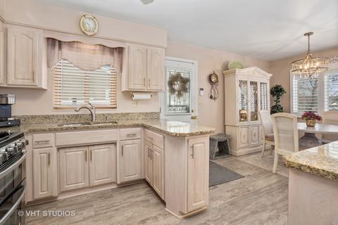 2227 S Wolf Rd, Des Plaines, IL 60018 photo 22