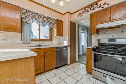 236 Georgetown Dr, Cary, IL 60013 photo 3