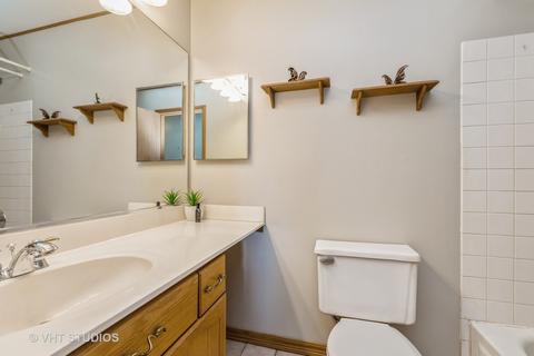 236 Georgetown Dr, Cary, IL 60013 photo 8
