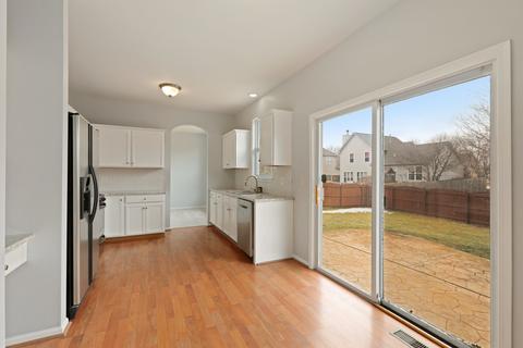 11620 S Olympic Dr, Plainfield, IL 60585 photo 8