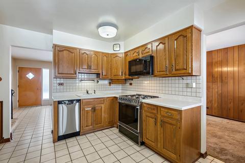 181 Michael Rd, Des Plaines, IL 60016 photo 6