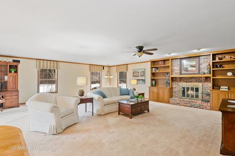 4917 Adele Dr, Gurnee, IL 60031 photo 2