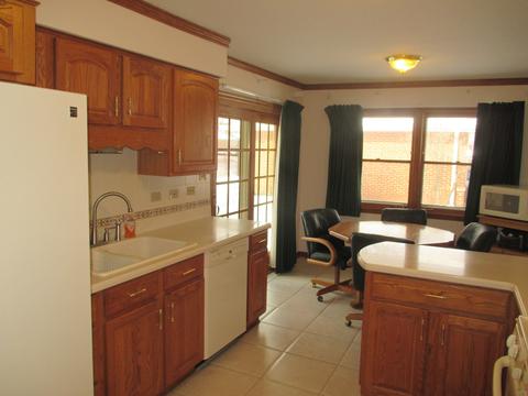 7824 Cherry Tree Ln, Willowbrook, IL 60527 photo 10