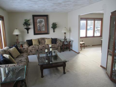 7824 Cherry Tree Ln, Willowbrook, IL 60527 photo 4