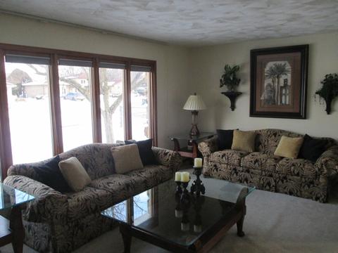7824 Cherry Tree Ln, Willowbrook, IL 60527 photo 3