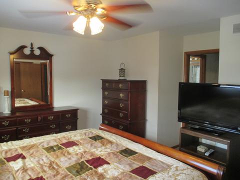 7824 Cherry Tree Ln, Willowbrook, IL 60527 photo 17