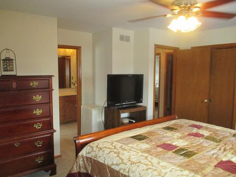 7824 Cherry Tree Ln, Willowbrook, IL 60527 photo 18