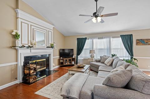 3095 Charter Dr, Aurora, IL 60503 photo 4