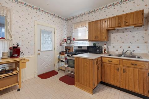 858 Illinois Ave, Elgin, IL 60120 photo 6