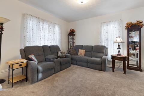 858 Illinois Ave, Elgin, IL 60120 photo 3