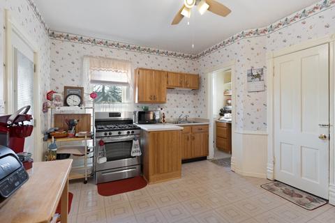 858 Illinois Ave, Elgin, IL 60120 photo 2