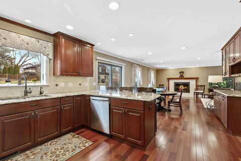 330 W Morse Ave, Bartlett, IL 60103 photo 12