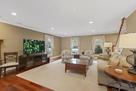 330 W Morse Ave, Bartlett, IL 60103 photo 5