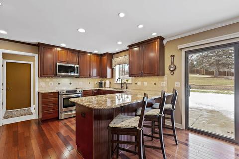 330 W Morse Ave, Bartlett, IL 60103 photo 10