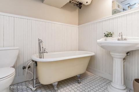 202 N Summit St, Wheaton, IL 60187 photo 17