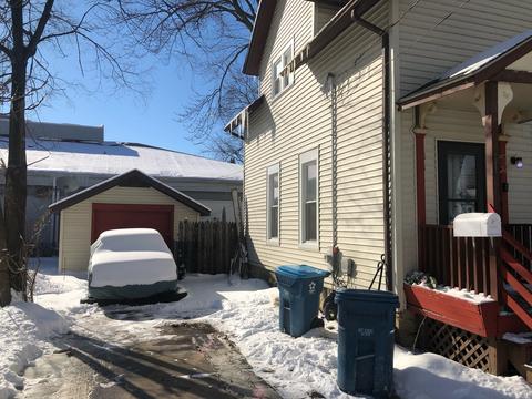 539 E Benton St, Aurora, IL 60505 photo 4