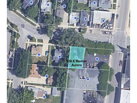 539 E Benton St, Aurora, IL 60505 photo 2