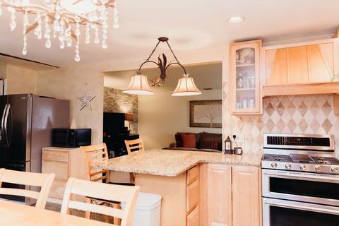 15342 Hamlin Ave, Midlothian, IL 60445 photo 9