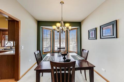 629 Rose Ln, Bartlett, IL 60103 photo 9