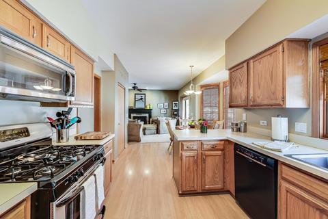 629 Rose Ln, Bartlett, IL 60103 photo 14