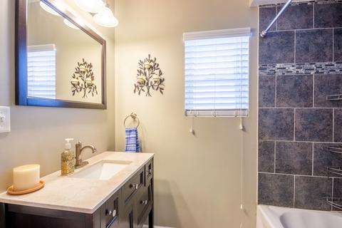 6538 Sinclair Ave, Berwyn, IL 60402 photo 11