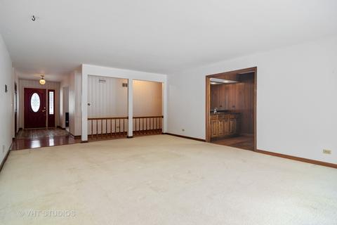 3770 Bordeaux Dr, Hoffman Estates, IL 60192 photo 9