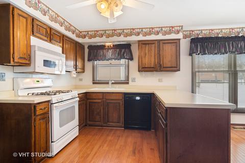 3770 Bordeaux Dr, Hoffman Estates, IL 60192 photo 11
