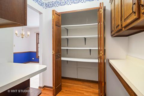 3770 Bordeaux Dr, Hoffman Estates, IL 60192 photo 4