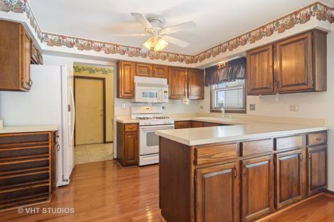 3770 Bordeaux Dr, Hoffman Estates, IL 60192 photo 12